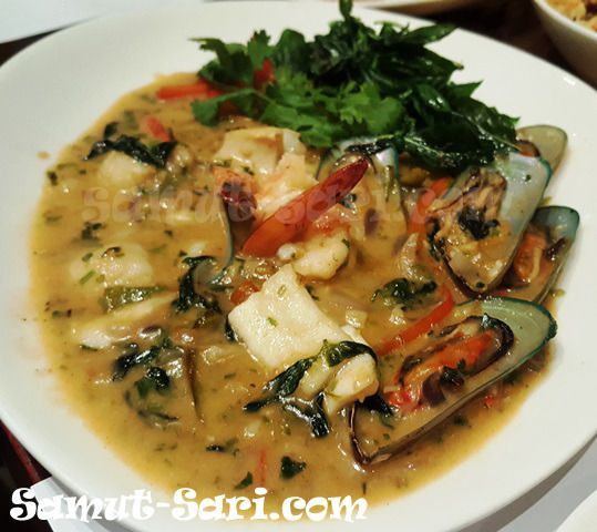 Just-Thai-Pad-Gaprow-Talay-Seafood-in-Basil