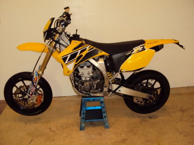 http://i783.photobucket.com/albums/yy114/seitzb517/Yz450f/DSC00866.jpg