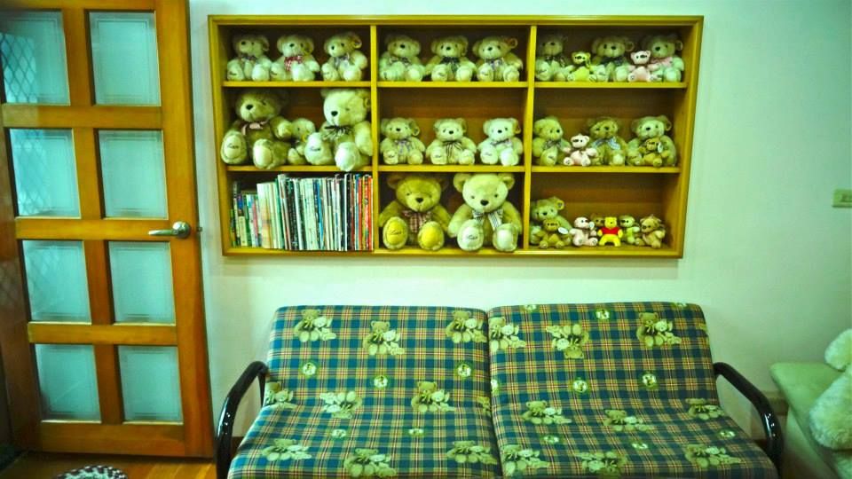 Our cute homestay had really, just too many bears. photo 544467_10151806264141202_407286678_n.jpg